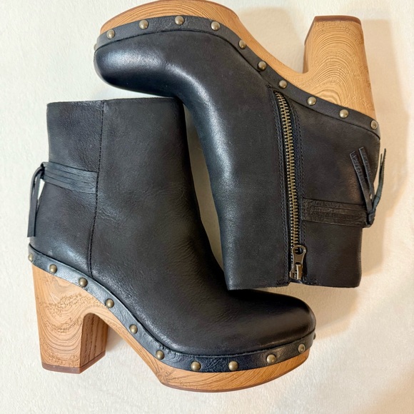 Kork-Ease Dianna Block Heel Platform Bootie in Black Size 7 - Picture 10 of 15